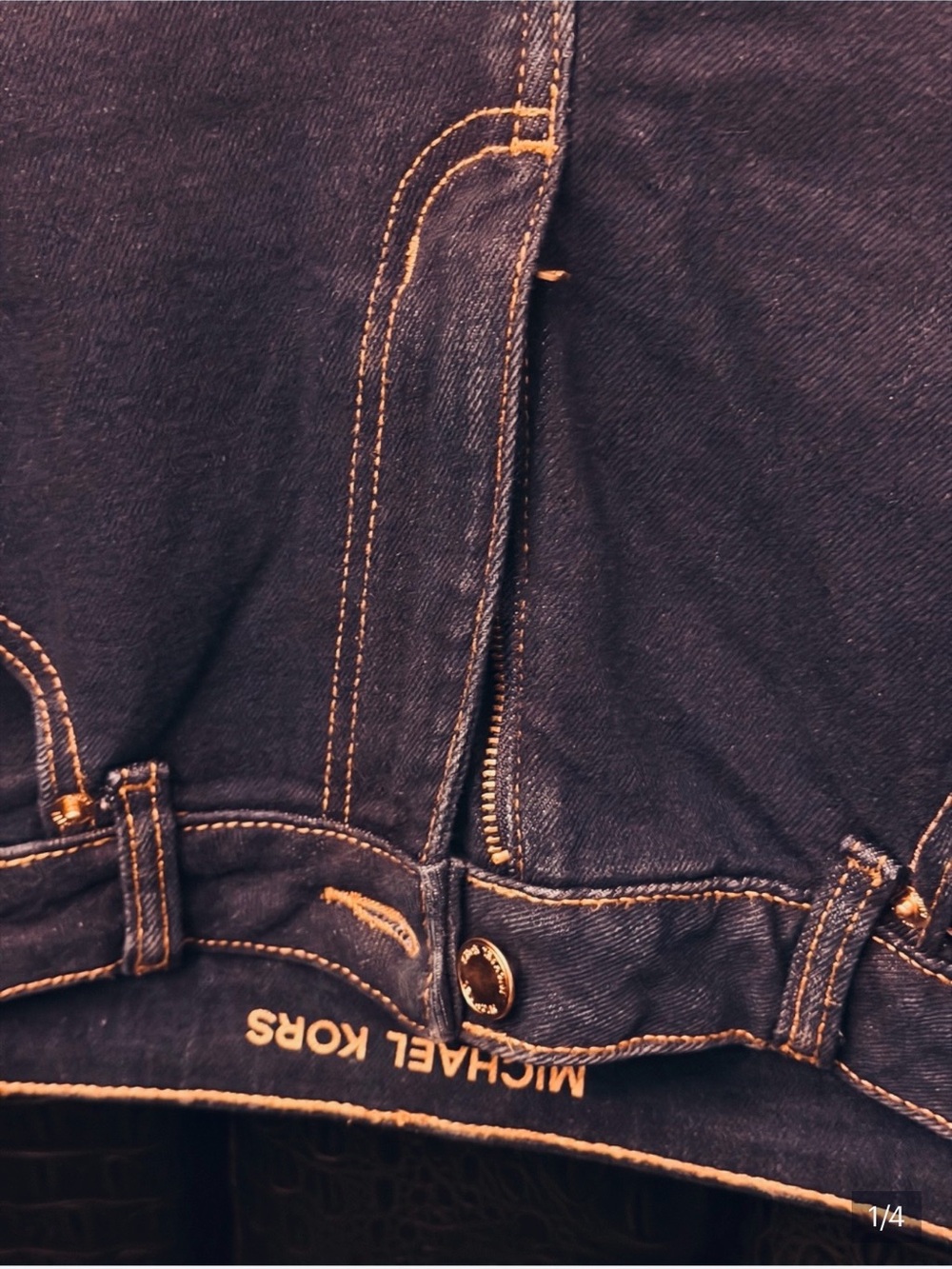 Classy Michael Kors Women Navy Denim Slim Jeans with Gold Stitching